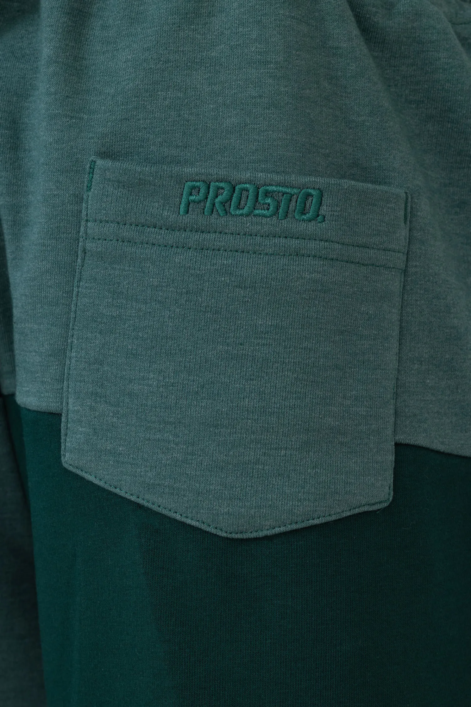 Prosto Szorty Zippit- Szorty Materiałowe